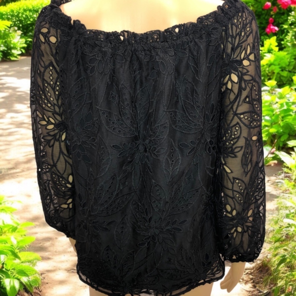 WHBM Off The Shoulder Eyelet Blouse size XS - Picture 3 of 9